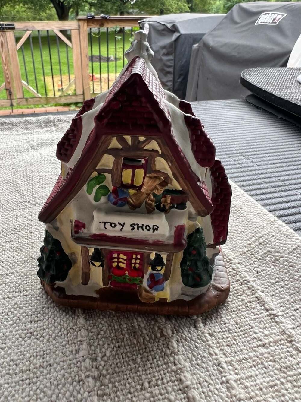 Greenbrier International Christmas Village Ceramic Toy Shop Lighted House Decora